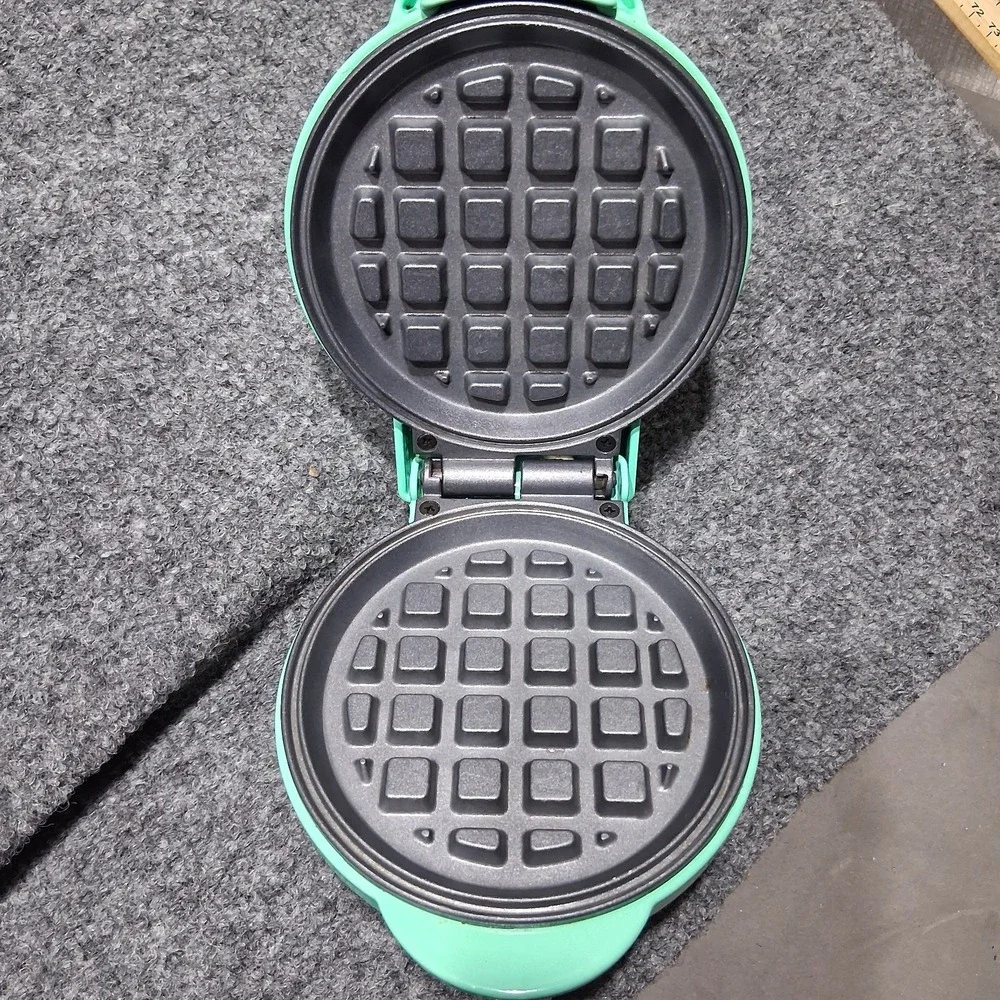 Nostalgia My Mini‎ Waffle Maker Teal Color